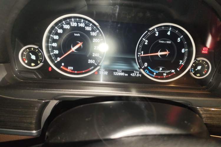 Used BMW 5 Series 2017 525Li Luxury Design Package Odometer Close Up