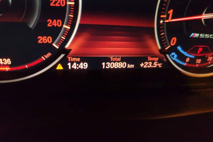 Used BMW 5 Series 2017 525Li Luxury Design Package Odometer Close Up