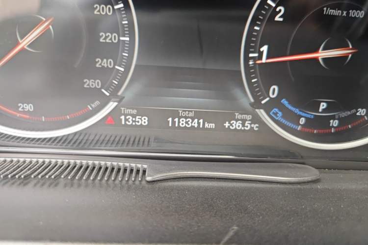 Used BMW 5 Series 2017 525Li Luxury Design Package Odometer Close Up