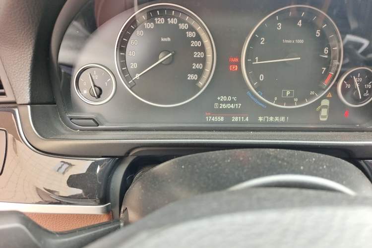 Used BMW 5 Series 2017 520Li Elegant Edition Odometer Close Up