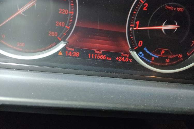 Used BMW 5 Series 2017 525Li Luxury Design Package Odometer Close Up