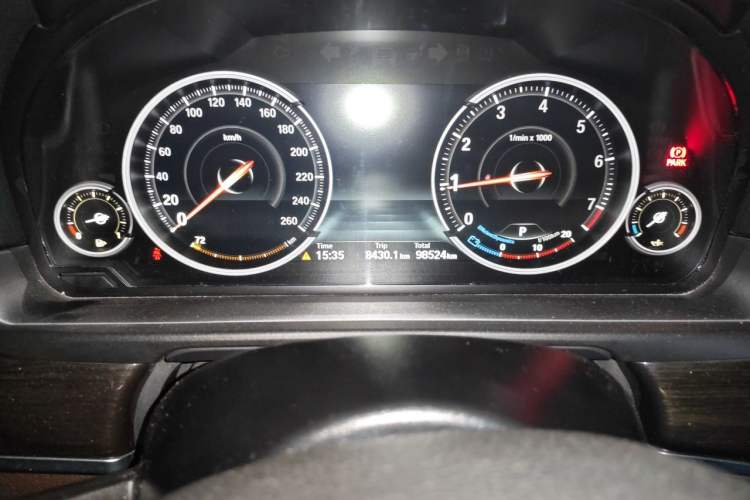 Used BMW 5 Series 2017 525Li Luxury Design Package Odometer Close Up