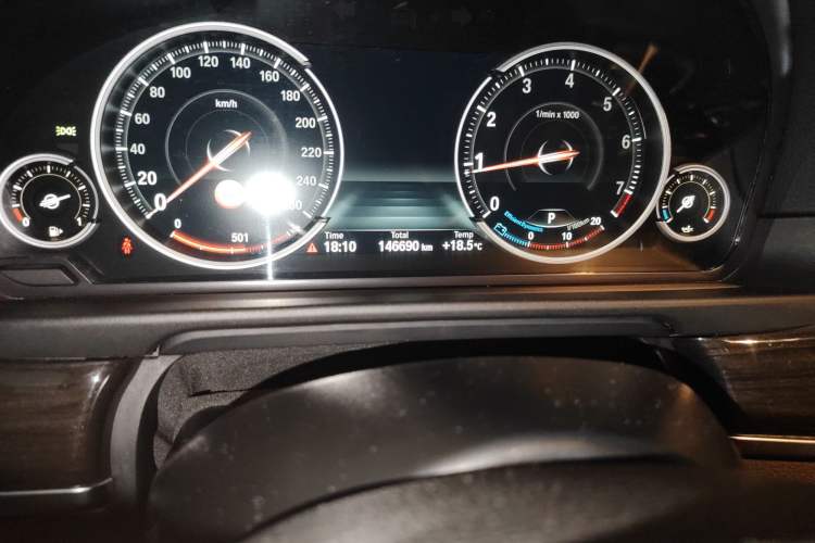 Used BMW 5 Series 2017 525Li Luxury Design Package Odometer Close Up