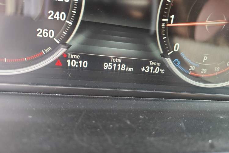 Used BMW 5 Series 2017 525Li Luxury Design Package Odometer Close Up