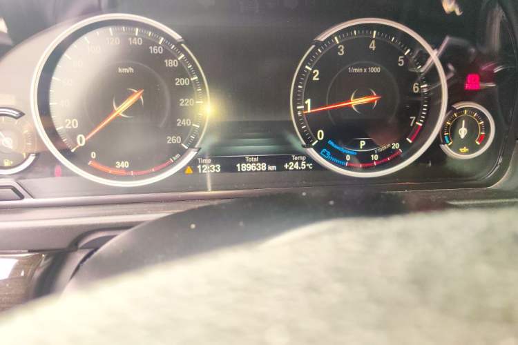 Used BMW 5 Series 2017 525Li Luxury Design Package Odometer Close Up