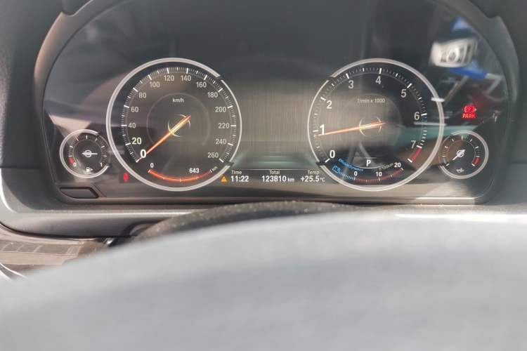 Used BMW 5 Series 2017 525Li Luxury Design Package Odometer Close Up