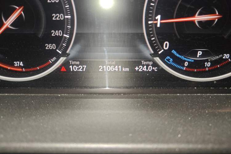Used BMW 5 Series 2017 525Li Luxury Design Package Odometer Close Up
