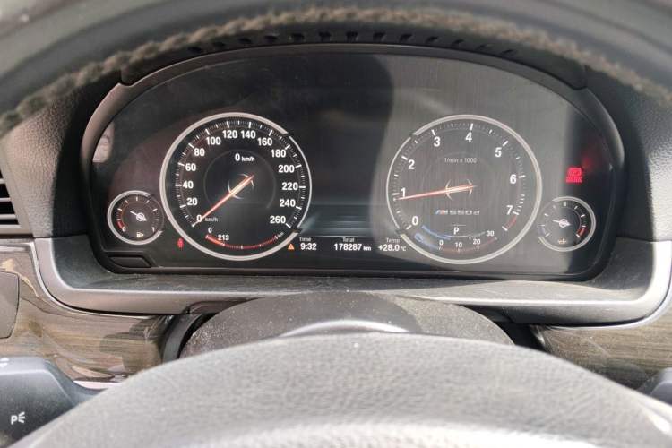 Used BMW 5 Series 2017 525Li Luxury Design Package Odometer Close Up