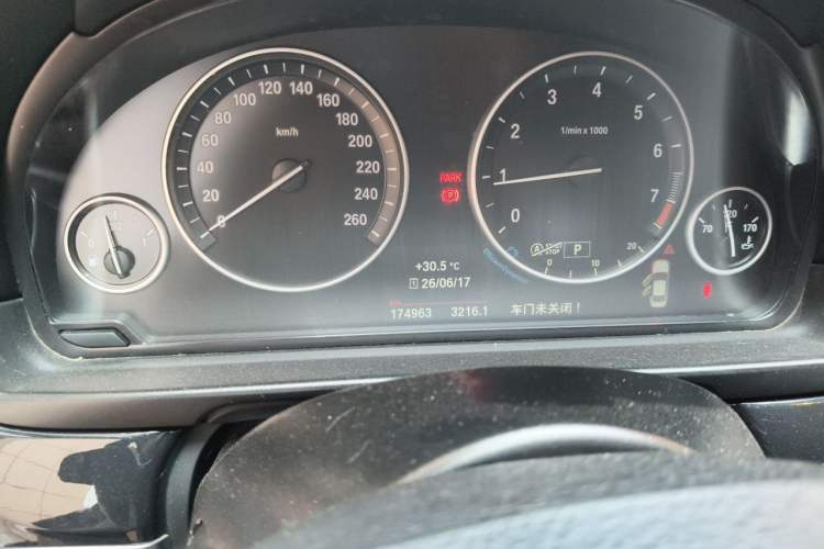 Used BMW 5 Series 2017 520Li Elegant Edition Odometer Close Up