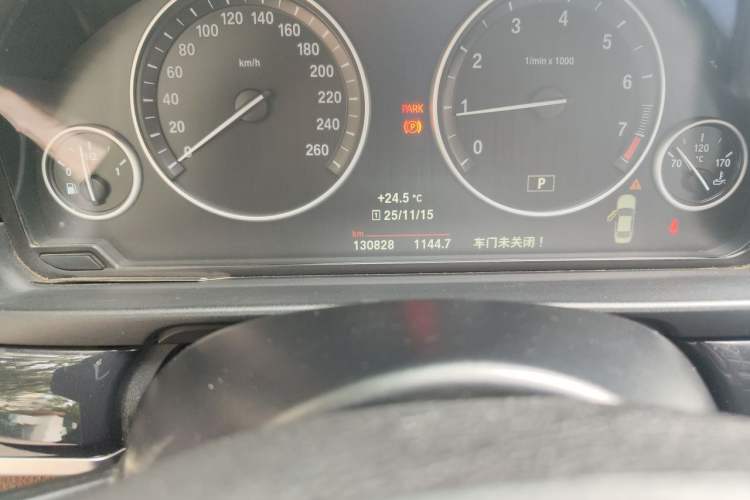 Used BMW 5 Series 2017 520Li Elegant Edition Odometer Close Up