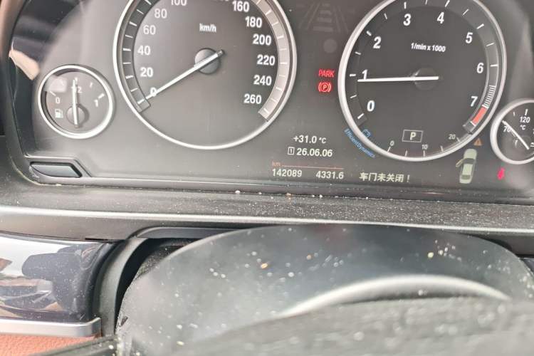 Used BMW 5 Series 2017 520Li Elegant Edition Odometer Close Up