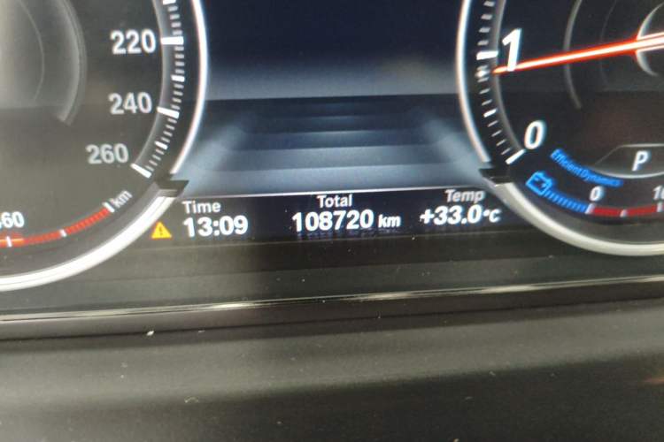 Used BMW 5 Series 2017 525Li Luxury Design Package Odometer Close Up