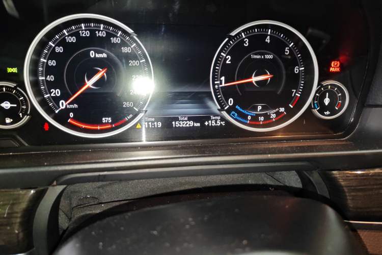 Used BMW 5 Series 2017 525Li Luxury Design Package Odometer Close Up