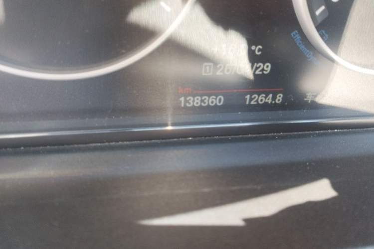 Used BMW 5 Series 2017 525Li Leading Model Odometer Close Up