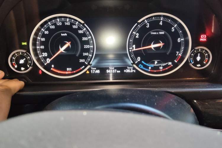 Used BMW 5 Series 2017 525Li Luxury Design Package Odometer Close Up