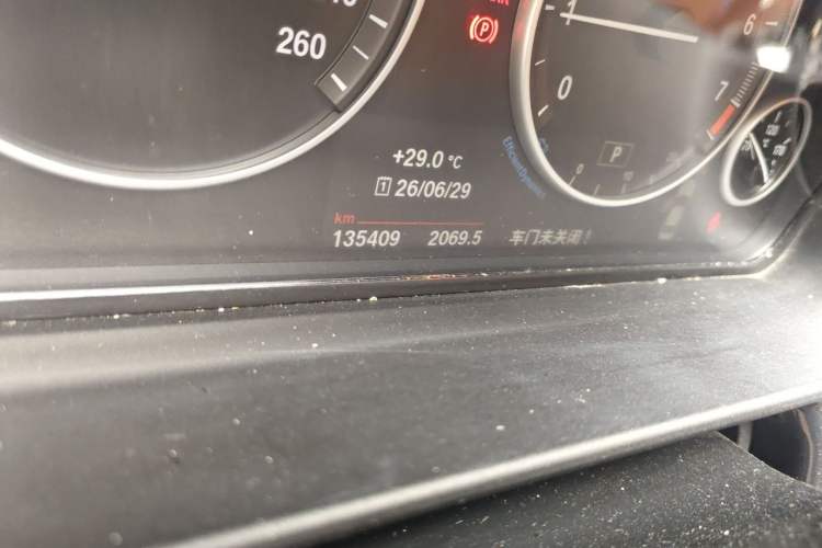 Used BMW 5 Series 2017 520Li Elegant Edition Odometer Close Up