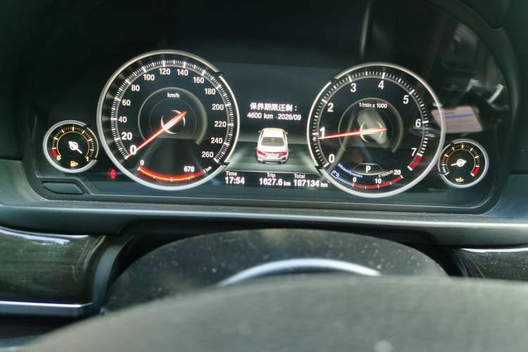 Used BMW 5 Series 2017 525Li Luxury Design Package Odometer Close Up