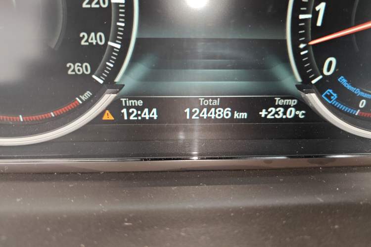 Used BMW 5 Series 2017 525Li Luxury Design Package Odometer Close Up