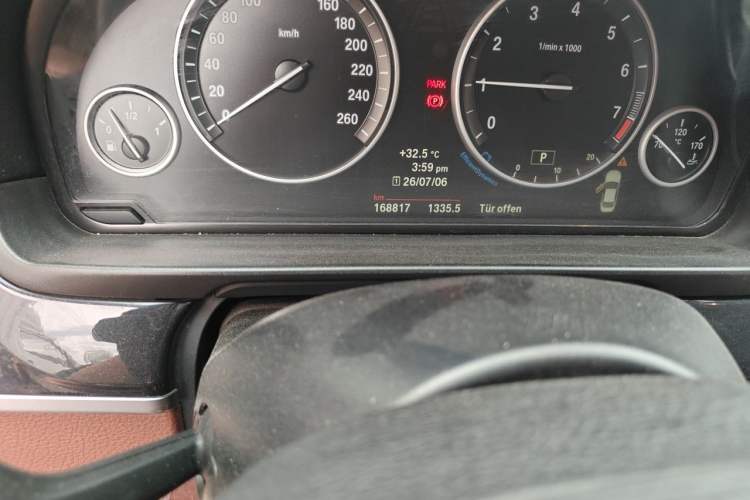 Used BMW 5 Series 2017 520Li Elegant Edition Odometer Close Up