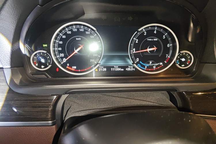 Used BMW 5 Series 2017 525Li Luxury Design Package Odometer Close Up