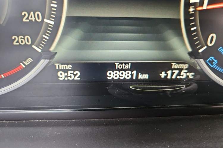Used BMW 5 Series 2017 525Li Luxury Design Package Odometer Close Up