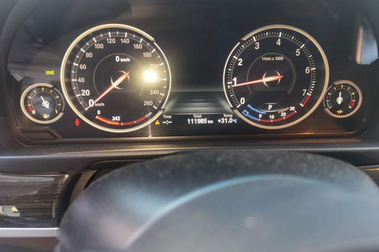 Used BMW 5 Series 2017 525Li Luxury Design Package Odometer Close Up