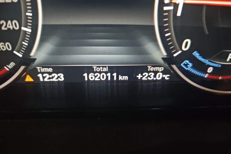 Used BMW 5 Series 2017 525Li Luxury Design Package Odometer Close Up