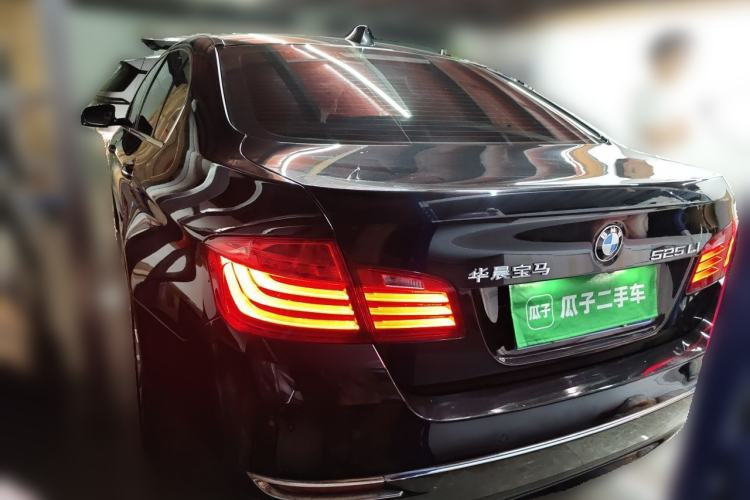 Used BMW 5 Series 2017 525Li Luxury Design Package Rear Left 45 Deg