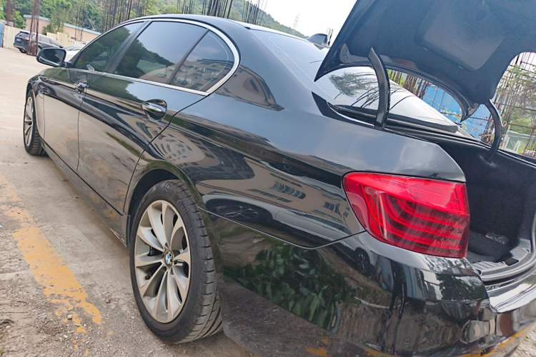 Used BMW 5 Series 2017 525Li Leading Model Rear Left 45 Deg