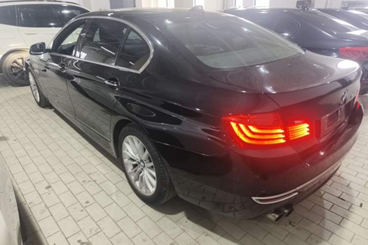 Used BMW 5 Series 2017 525Li Luxury Design Package Rear Left 45 Deg