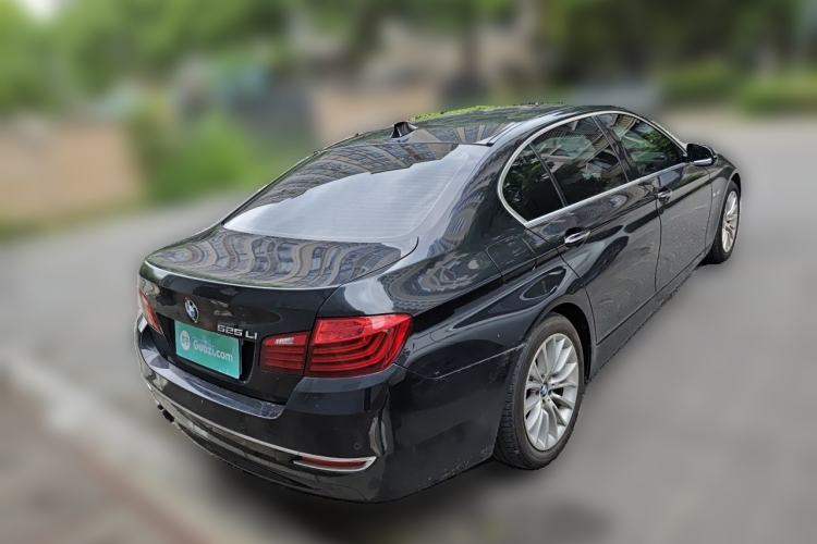 Used BMW 5 Series 2017 525Li Luxury Design Package Rear Right 45 Deg
