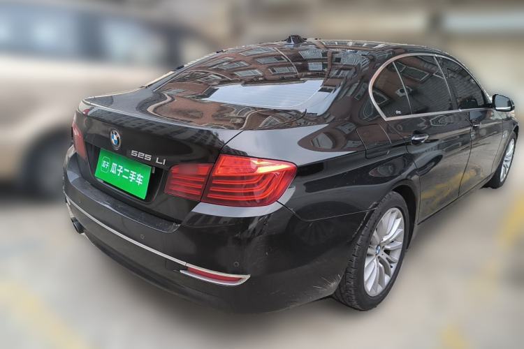 Used BMW 5 Series 2017 525Li Luxury Design Package Rear Right 45 Deg