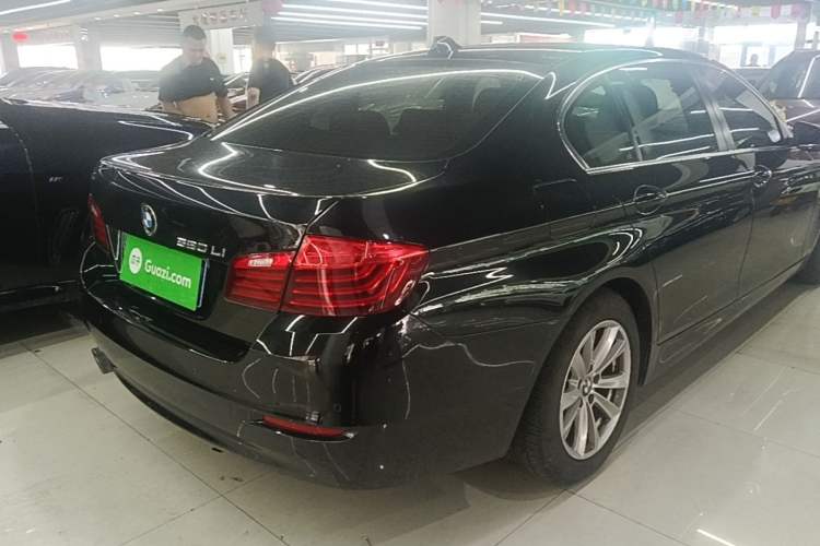 Used BMW 5 Series 2017 520Li Elegant Edition Rear Right 45 Deg
