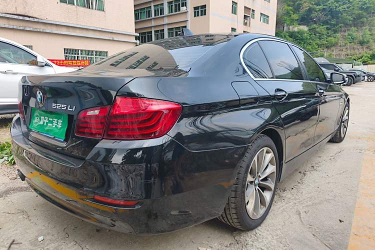Used BMW 5 Series 2017 525Li Leading Model Rear Right 45 Deg