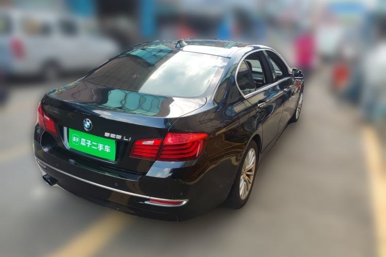 Used BMW 5 Series 2017 525Li Luxury Design Package Rear Right 45 Deg