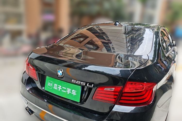 Used BMW 5 Series 2017 520Li Elegant Edition Rear Right 45 Deg