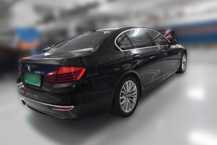 Used BMW 5 Series 2017 525Li Luxury Design Package Rear Right 45 Deg
