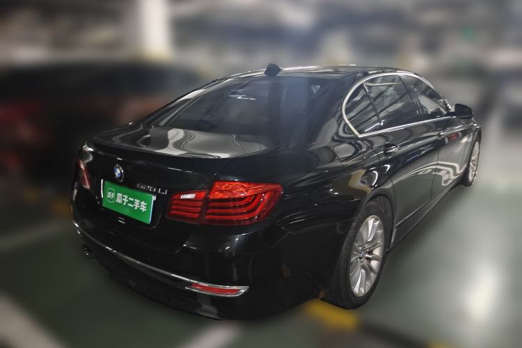 Used BMW 5 Series 2017 525Li Luxury Design Package Rear Right 45 Deg