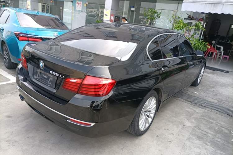 Used BMW 5 Series 2017 525Li Luxury Design Package Rear Right 45 Deg