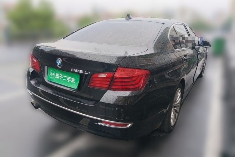 Used BMW 5 Series 2017 525Li Luxury Design Package Rear Right 45 Deg