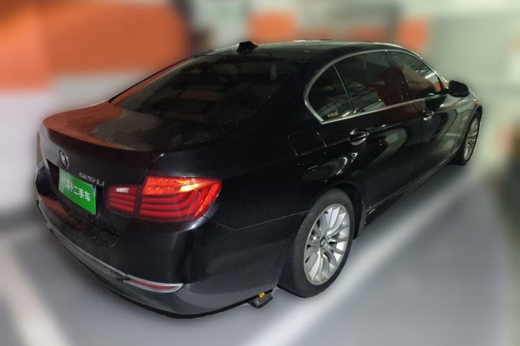 Used BMW 5 Series 2017 525Li Luxury Design Package Rear Right 45 Deg