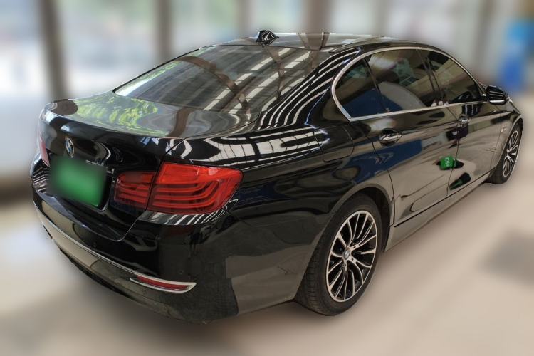 Used BMW 5 Series 2017 525Li Luxury Design Package Rear Right 45 Deg