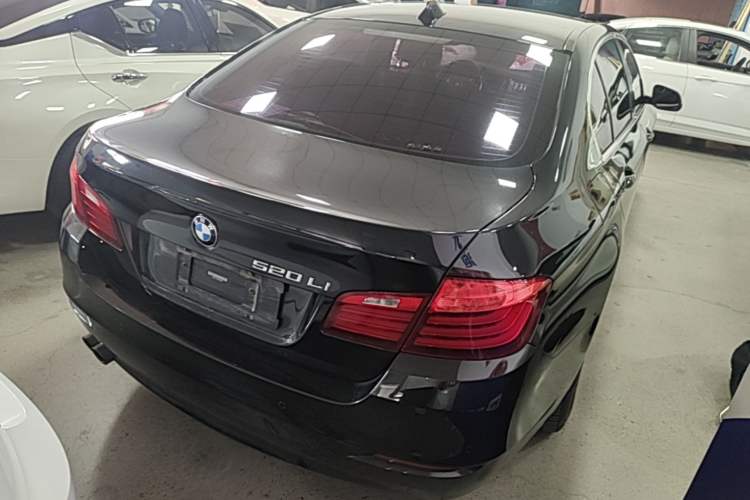 Used BMW 5 Series 2017 520Li Elegant Edition Rear Right 45 Deg