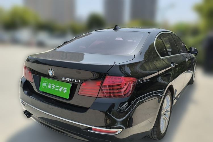 Used BMW 5 Series 2017 525Li Luxury Design Package Rear Right 45 Deg