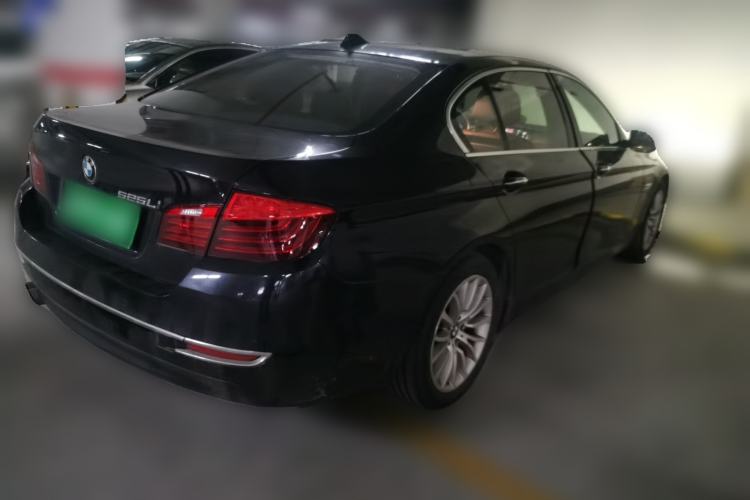 Used BMW 5 Series 2017 525Li Luxury Design Package Rear Right 45 Deg