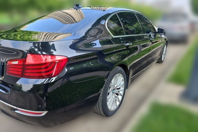 Used BMW 5 Series 2017 525Li Luxury Design Package Rear Right 45 Deg