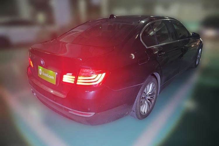 Used BMW 5 Series 2017 525Li Luxury Design Package Rear Right 45 Deg
