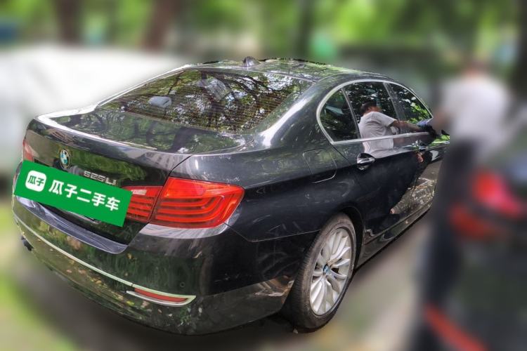 Used BMW 5 Series 2017 525Li Luxury Design Package Rear Right 45 Deg