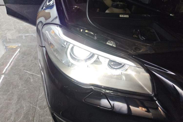 Used BMW 5 Series 2017 525Li Luxury Design Package Right Front Headlight