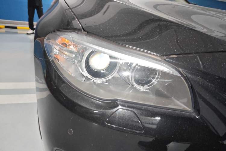 Used BMW 5 Series 2017 525Li Luxury Design Package Right Front Headlight